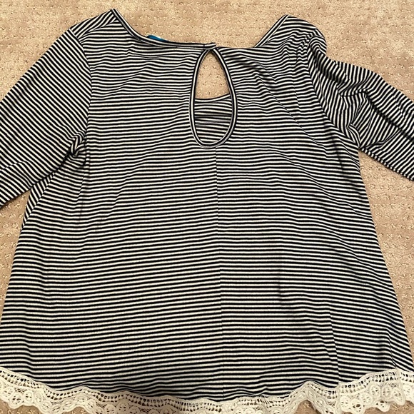 Navy & white stripe top w/lace trim - Picture 3 of 3
